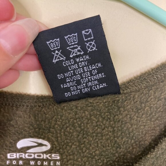 Brooks Polartec Womens Olive Green Sleeveless Fleece Top L  Warm & Lightweight - Picture 4 of 7